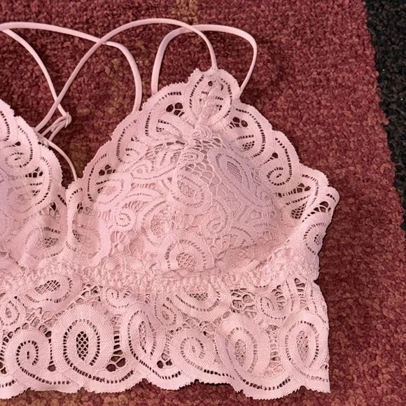 PINK Victoria’s Secret strappy floral lace‎ bralette top - Picture 2 of 5